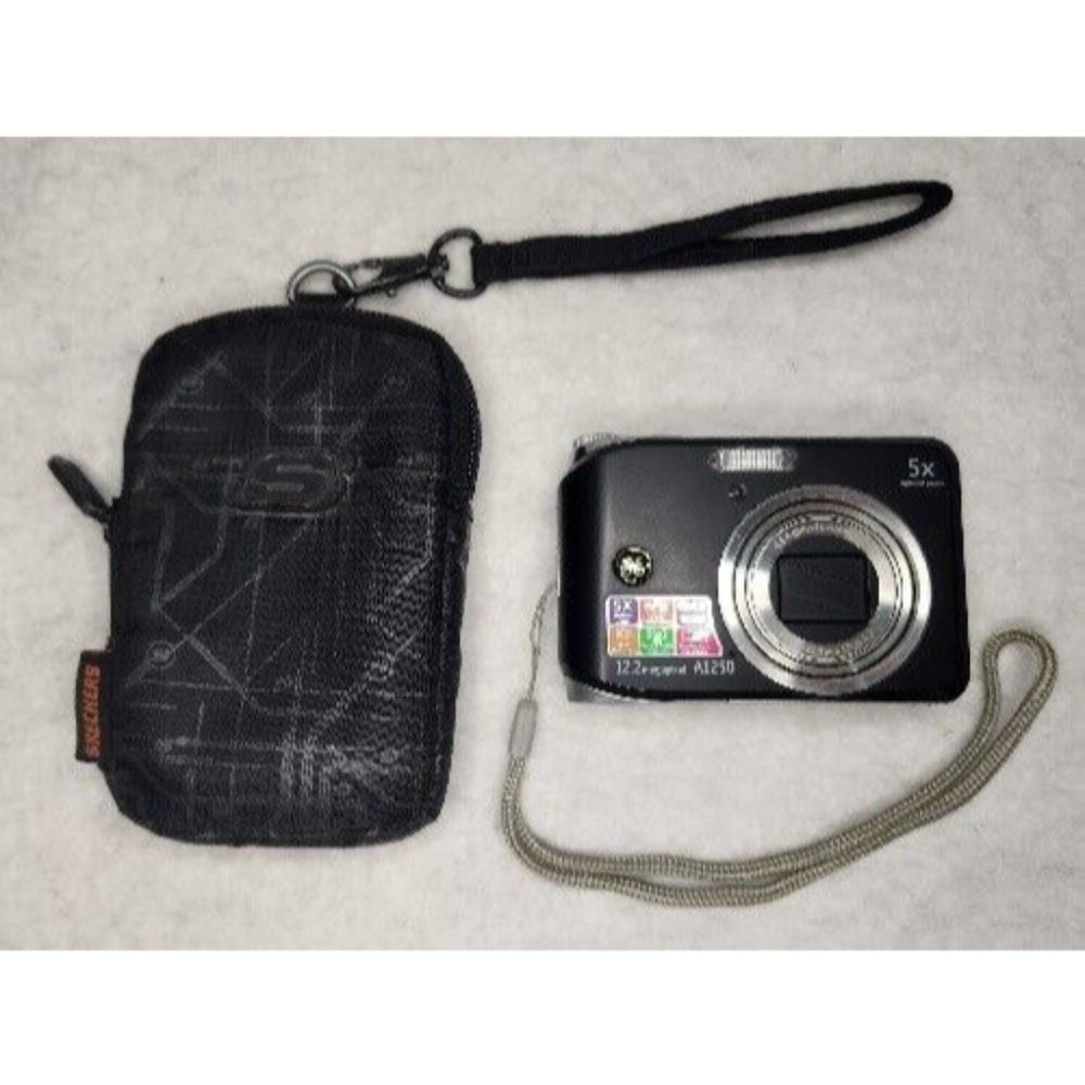 GE A1250 12.2MP 5x Optical Zoom Image Stabilization Camera w/Case Black